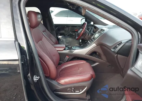 2019 Lincoln Nautilus Black Label z USA, uszkodzony, nr VIN 2LMPJ9JP5KBL31119